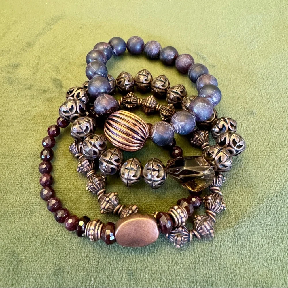 Garnet bead slip on bracelet with copper focal bead - Picture 4 of 5
